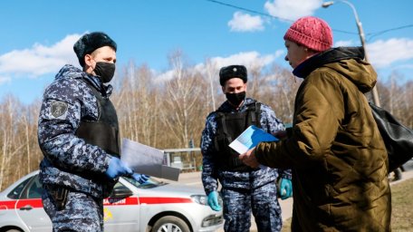 «Административный произвол». Юристы прокомментировали введение в Москве пропускного режима