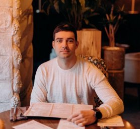 Как Лев Ефремов советует фильтровать финансовые отзывы в эпоху переизбытка информации