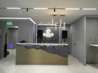 Новое пространство красоты и здоровья Elevans открылось в Москве, предлагая косметологию и массаж